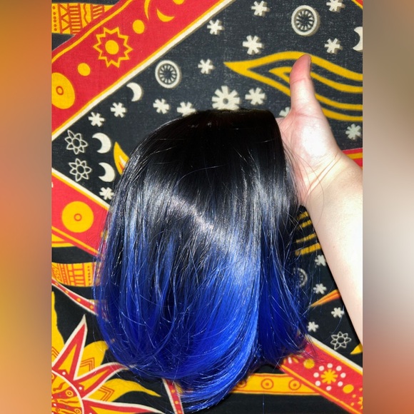 Blue & black wig - Picture 1 of 6